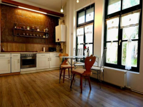 Urban Oasis Chic Central Apartment